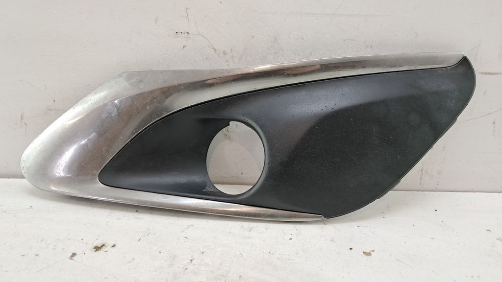 Решетка накладка бампера туманки левая Peugeot 308 2014-2017 36137000