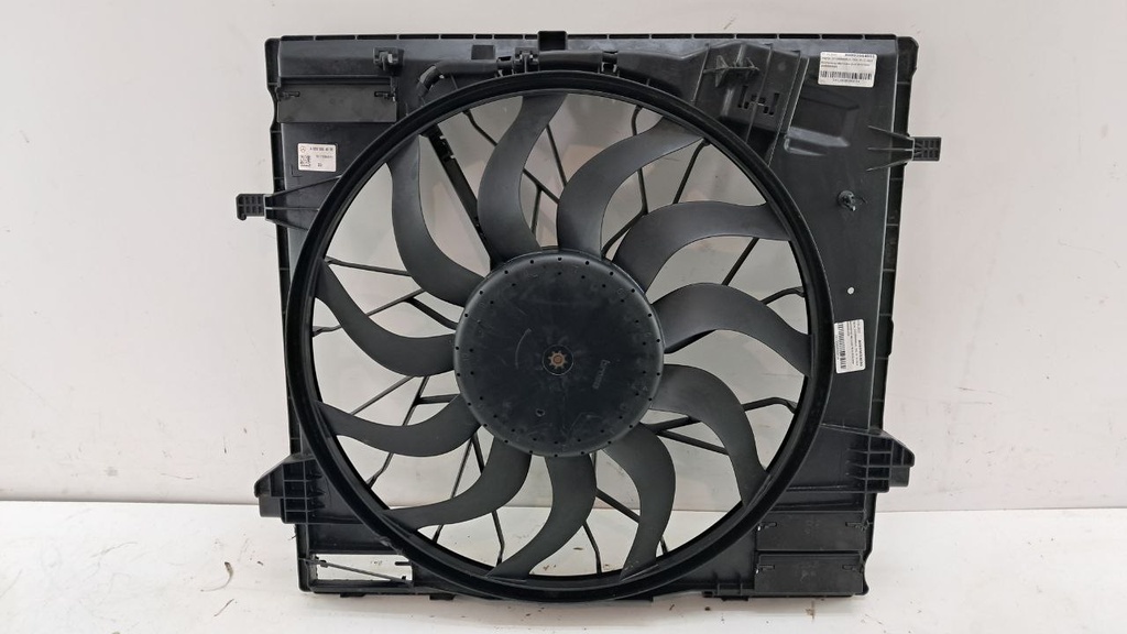 Вентилятор Mercedes GLA 2014-2020 A0999064000