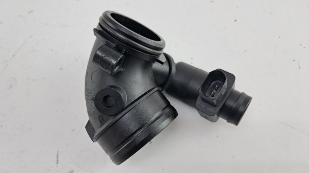 Патрубок воздушного фильтра Seat Leon 1.6 TDI 2013-2020 гг 5Q0129635