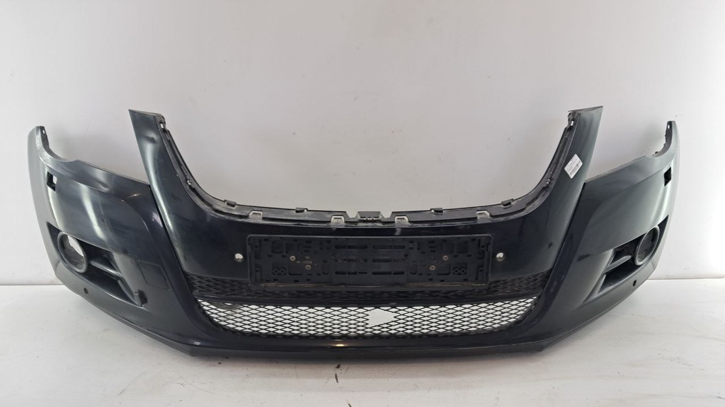 Бампер передній Volkswagen Tiguan 2011 5N0807221
