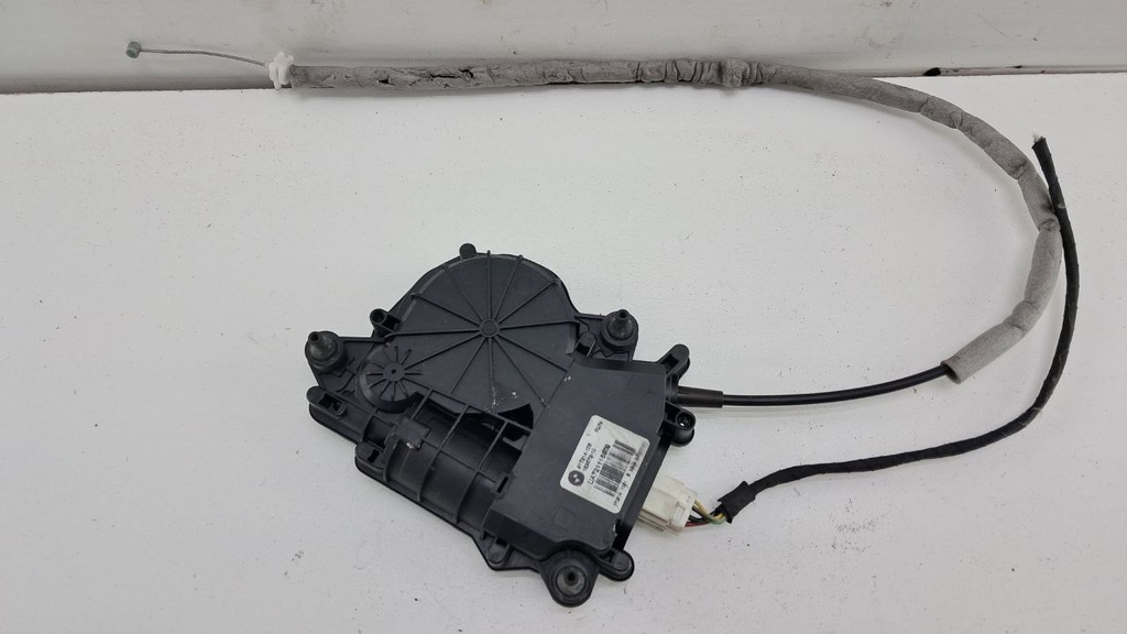 Актуатор замку дверей багажника BMW 5 GT F07 F10 F11 2014 16367210