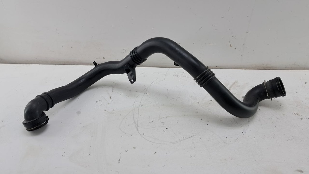 Патрубок Opel Astra J 2009-2015 13374655