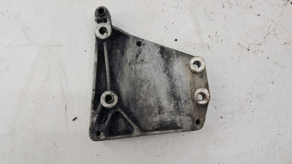 Кронштейн компрессора Fiat Fiorino 1.3 D Multijet 2014 55194730