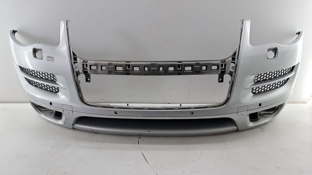 Бампер передній Volkswagen Touareg 2007-2010 7L6807217