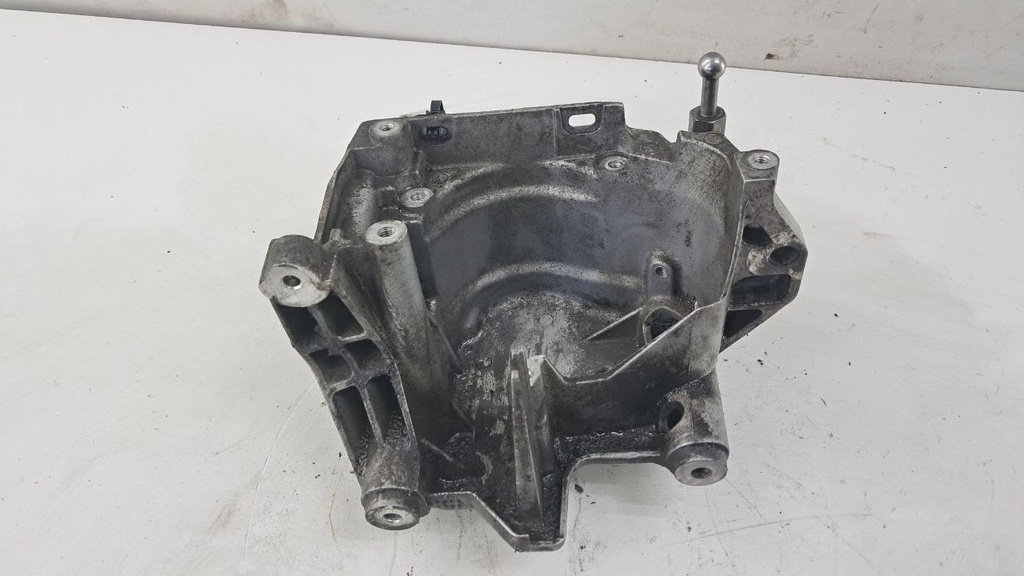 Кронштейн паливного фільтра Citroen C4 Peugeot 508 2.0 BlueHDI 2016 9804498180