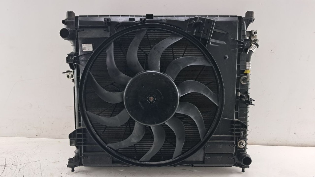 Комплект радіаторів+вентелятор Mercedes 850w 2012 A0995000104 A0999060800 A0995008002
