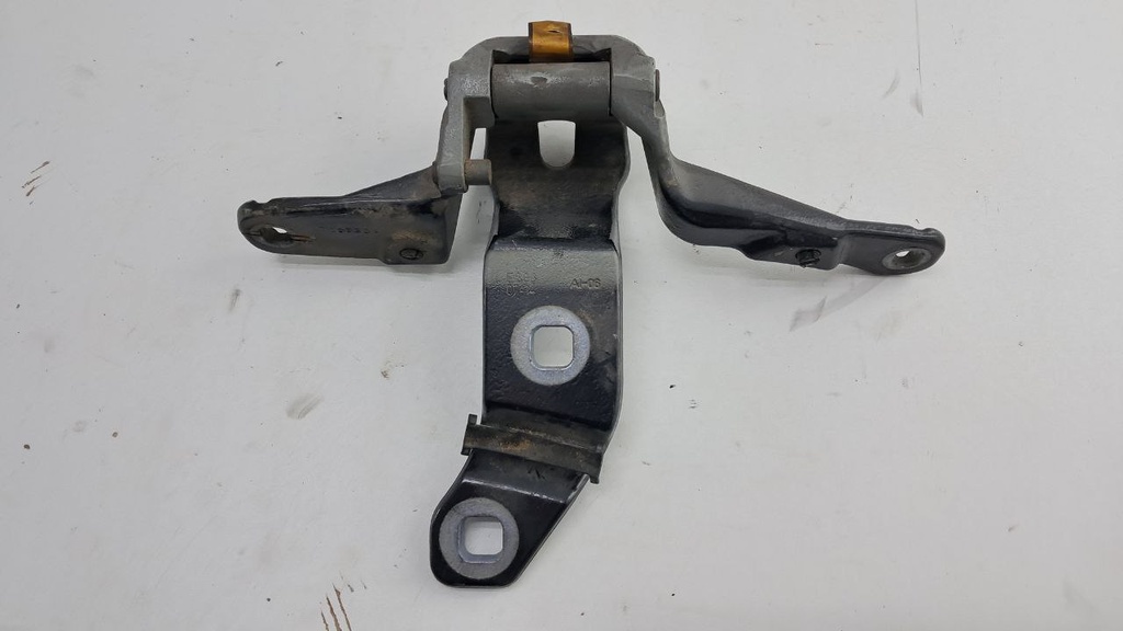 Петля крышки багажника R BMW 5 GT F07 F10 F11 2014 7200534