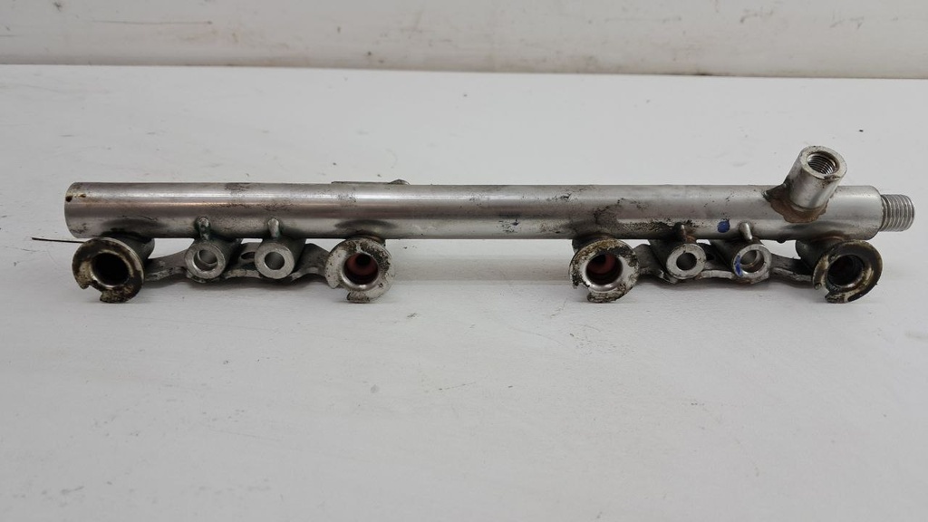 Топливная рампа Nissan Pulsar Qashqai J11 1.2 DIG-T 2015 175204385R