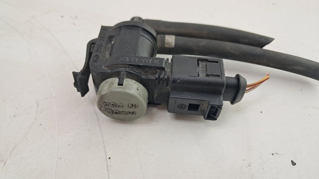 Електромагнітний клапан Audi A4 2.0 TDI 2009 1K0906263A