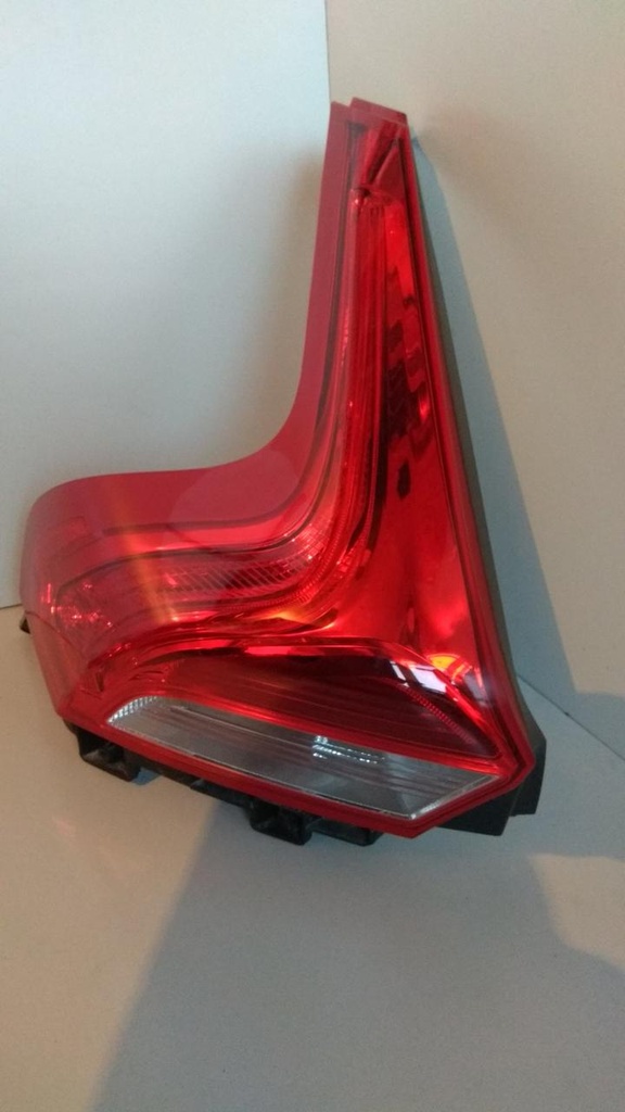 Фонарь задний левый Volvo V40 XC40 2012 31395844