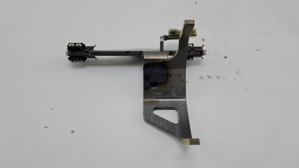 Вилка перемикання передач Audi A3 8V 2.0 TDI DQ250 2010 02E311548D