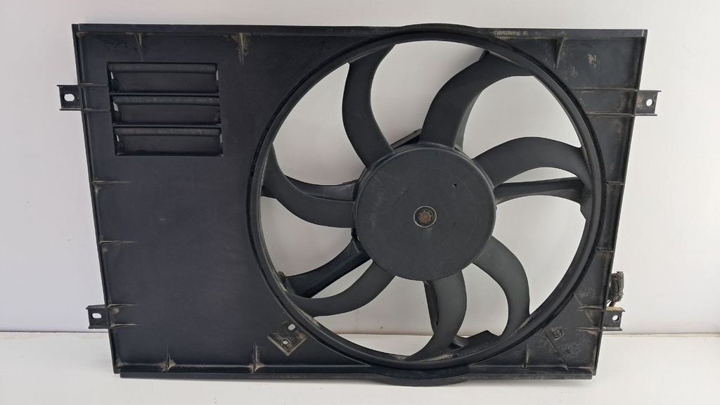 Вентилятор Volkswagen Tiguan 2007-2016 7726010922 5N0121205K