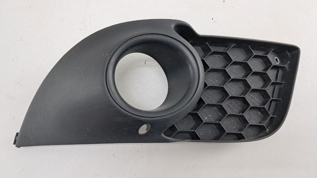 Решітка бампера Mitsubishi Lancer X 10 07-15 8321A382