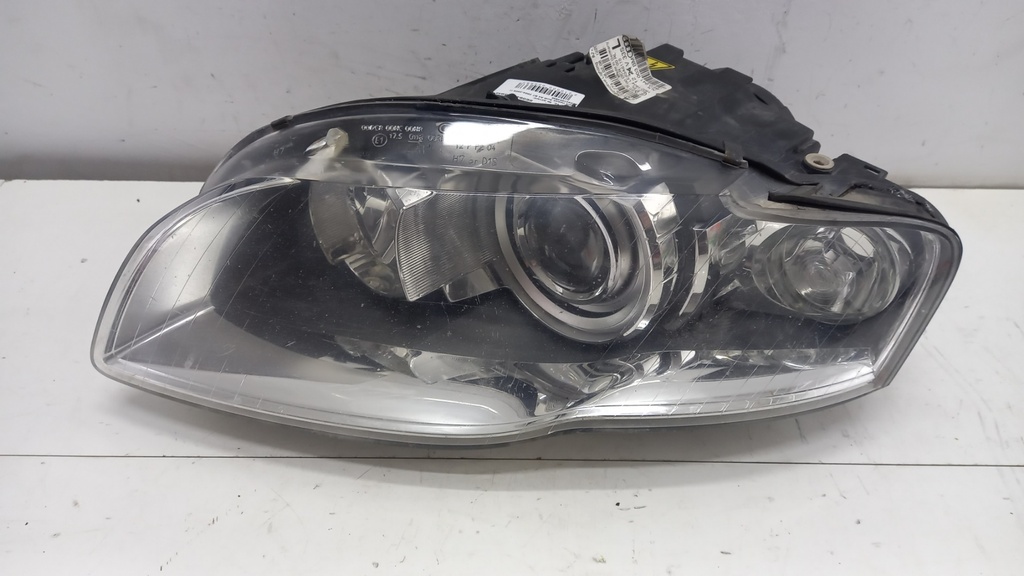 Фара ліва Audi A4 B7 2004-2008 8E0941003BM