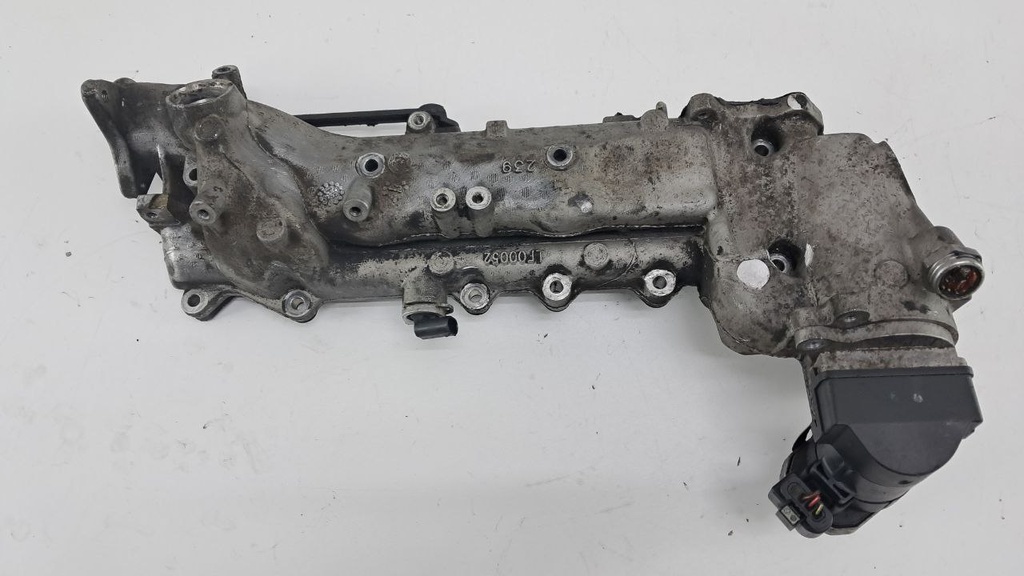 Колектор впускний правий Mercedes-Benz 3.0 CDI 2006 A6420902637