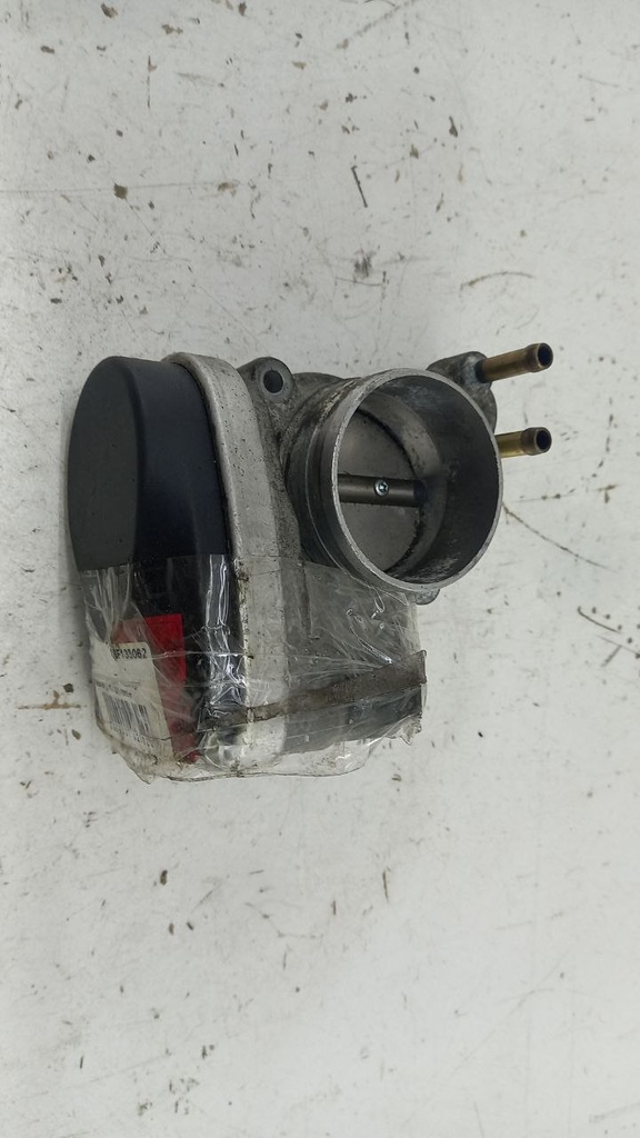 Дросельна заслінка Volkswagen Passat B6 2.0 FSI 2005-2010 рр 06F133062