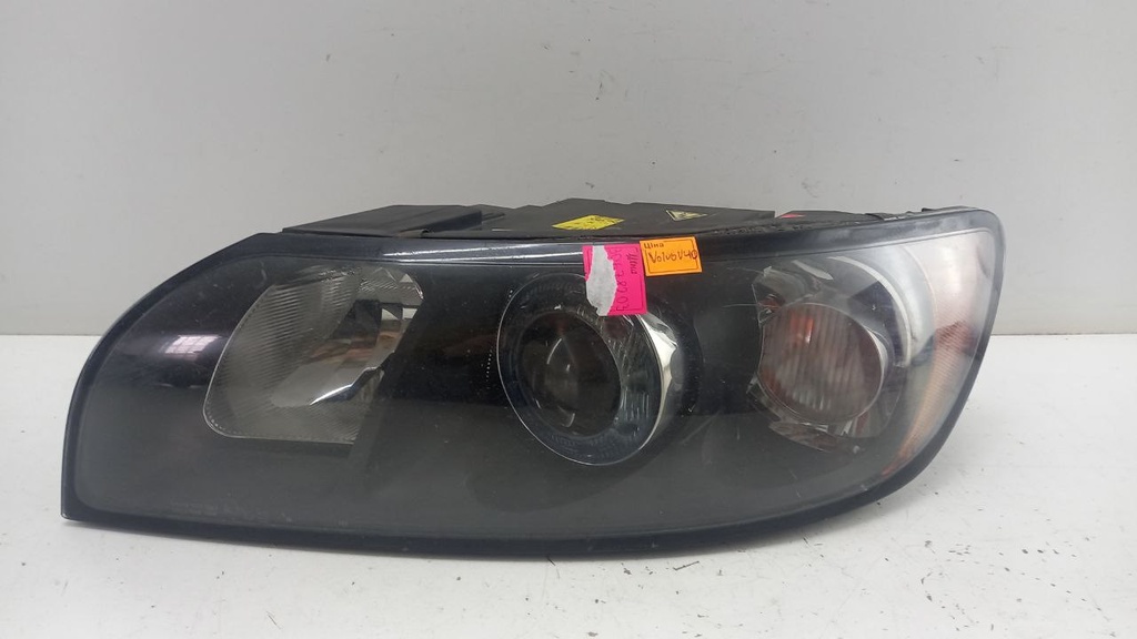 Фара левая Volvo S40 V50 2006-2010 30678203