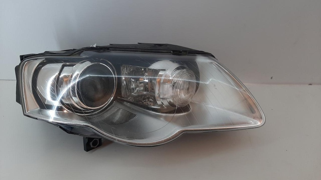 Фара права Volkswagen Passat B6 BI-XENON 2010 3C0941752K