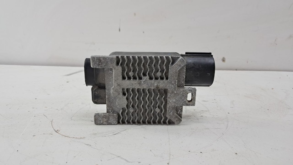 Блок управления вентилятором Ford Kuga I 2.0 TDCI 2008-2013 940002906