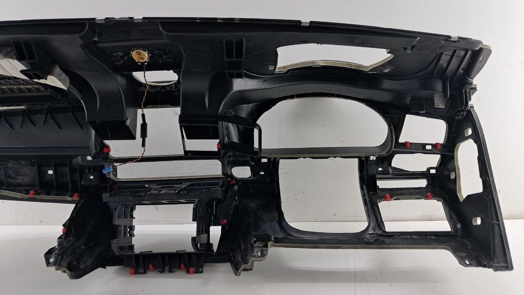 Торпедо консоль BMW 5 GT F07 2014 9199071