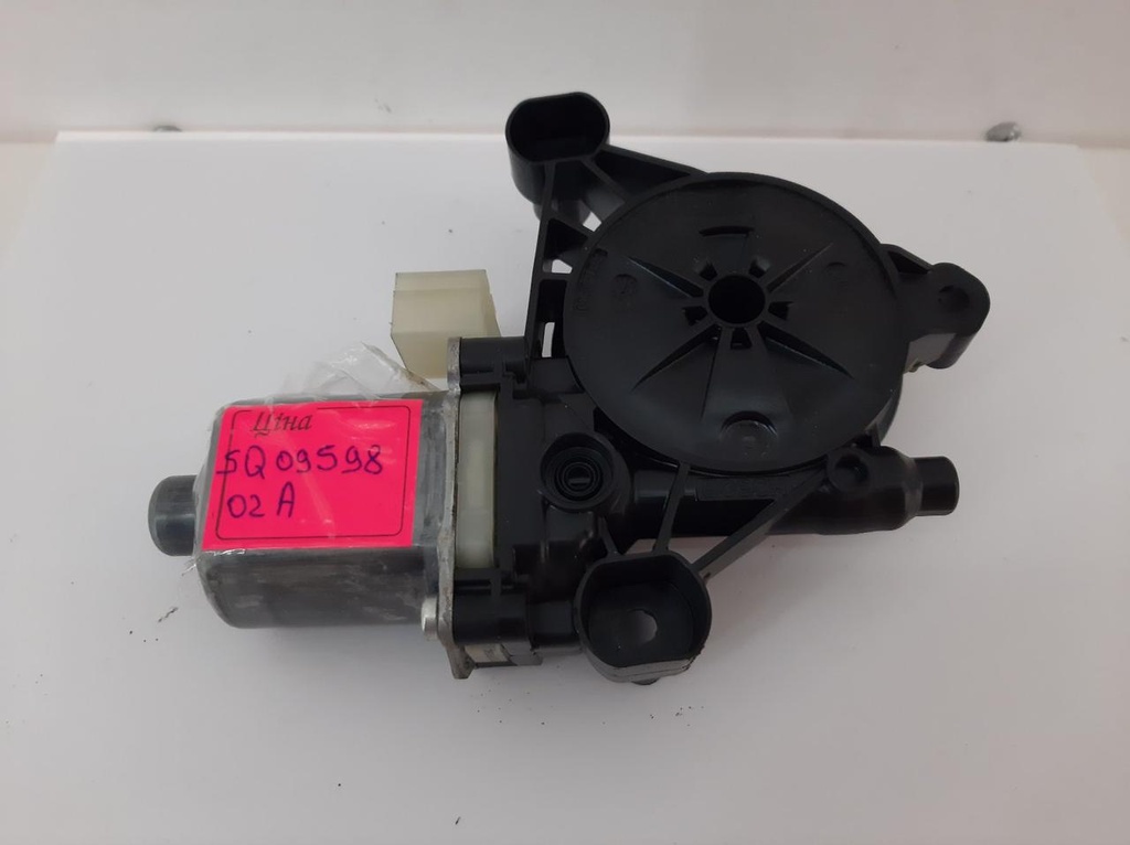 Моторчик стеклоподъемника Volkswagen GOLF VII 2016  5Q0959802A