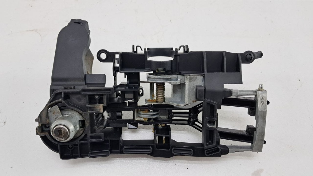 Кронштейн ручки двері передньої лівої BMW F10 F11 2010-2017 X1713801310