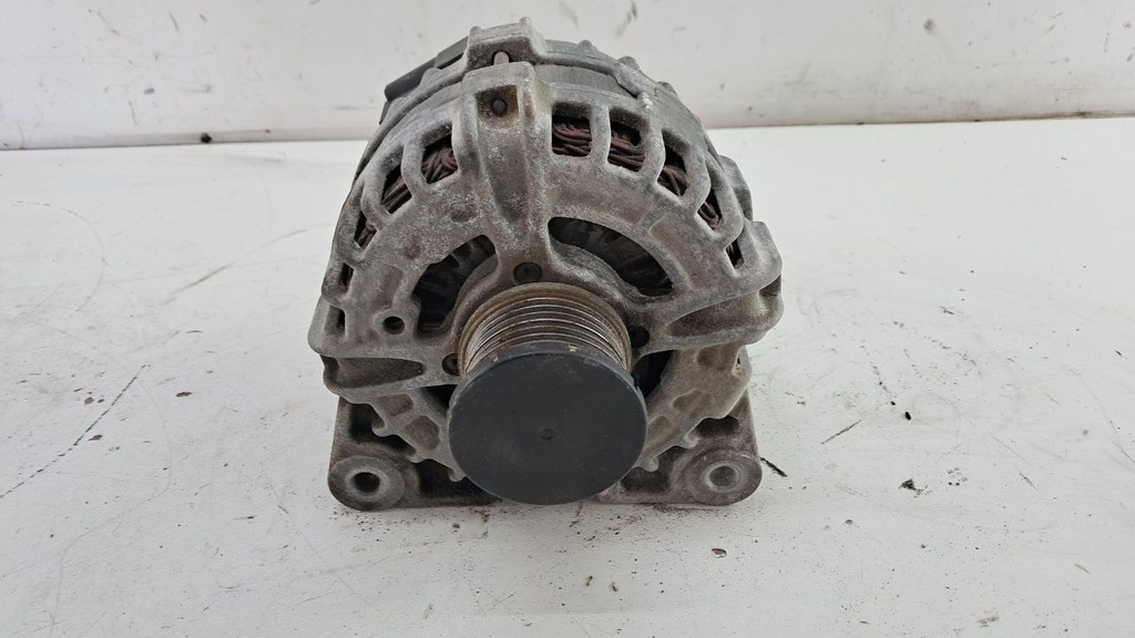 Генератор Nissan Pulsar Qashqai J11 1.2 DIG-T 2015 231004BE0B