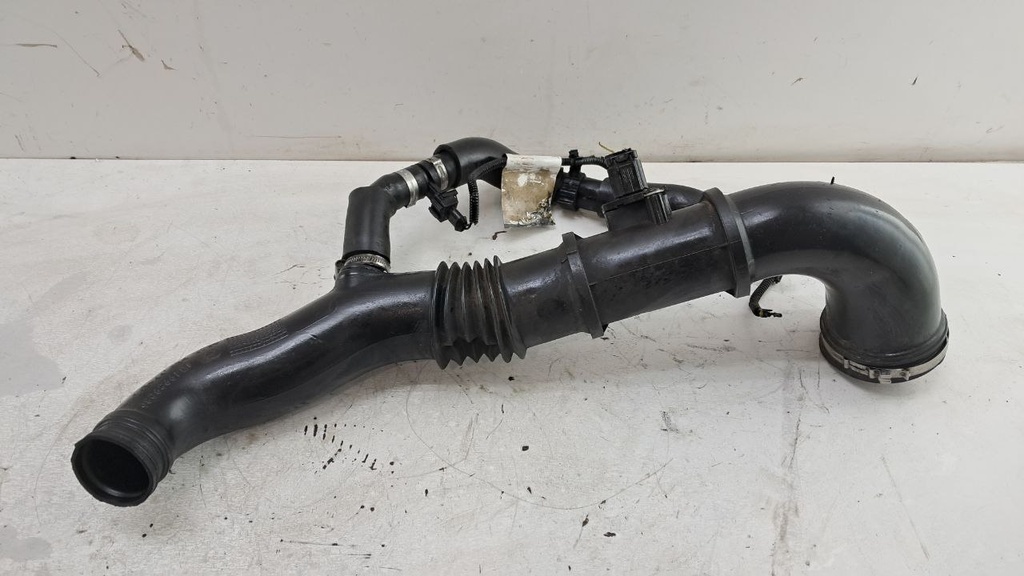 Патрубок воздушного  Peugeot Boxer Citroen Jumper 2.2 HDI 2010 1349909080