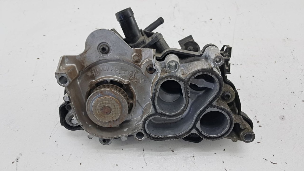 Водяный насос Volkswagen Polo 1.0 TSI 2019  04E121042AD