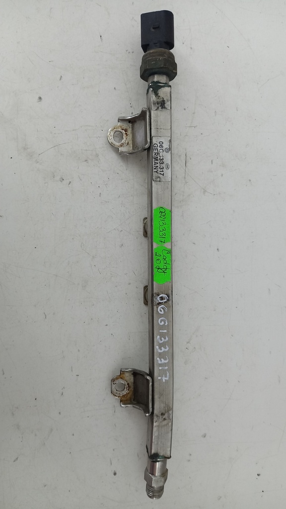 Топливная рампа Volkswagen Caddy 3 2.0 2004-2015 гг 06G133317