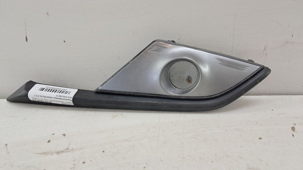 Решітка бампера ліва Mazda CX-3 2015 D10J50C21