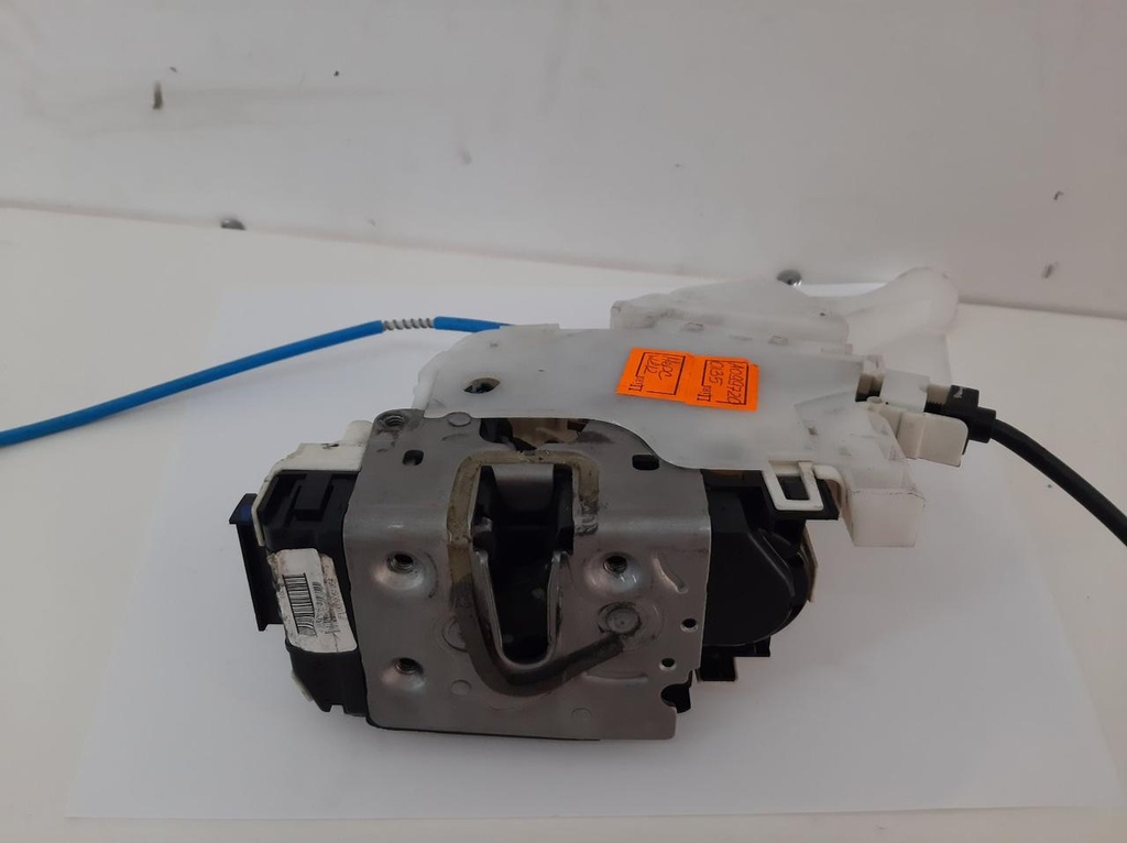 Замок двері передньої лівої Mercedes W212 2010 A0997200135