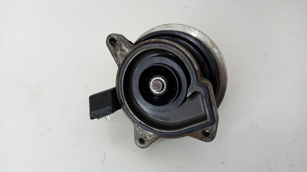 Водяный насос Volkswagen Passat B7 1.4 TSI 2010  03C121004