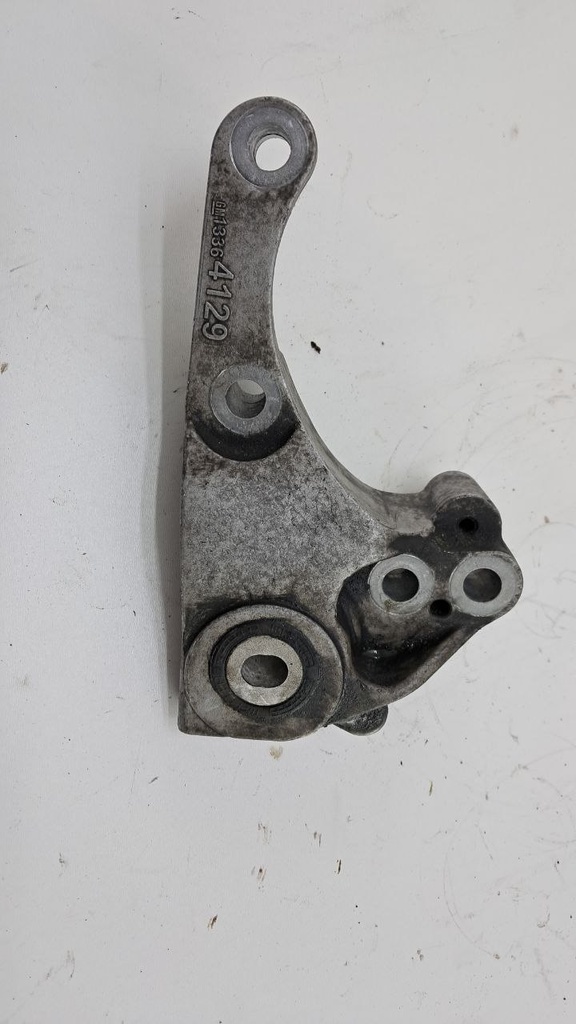 Кронштейн коробки КПП Opel Astra K Sports Tourer B16 1.4 Turbo 2016 13364129