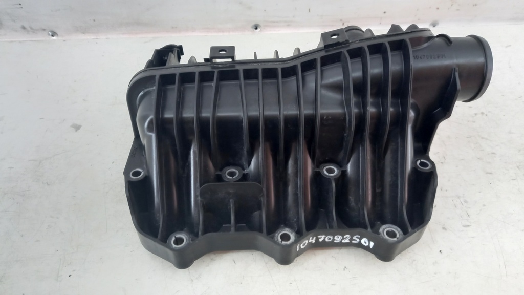 Колектор Ford Focus 1.0 Ecoboost 2012-2016 рр. 1047092S01