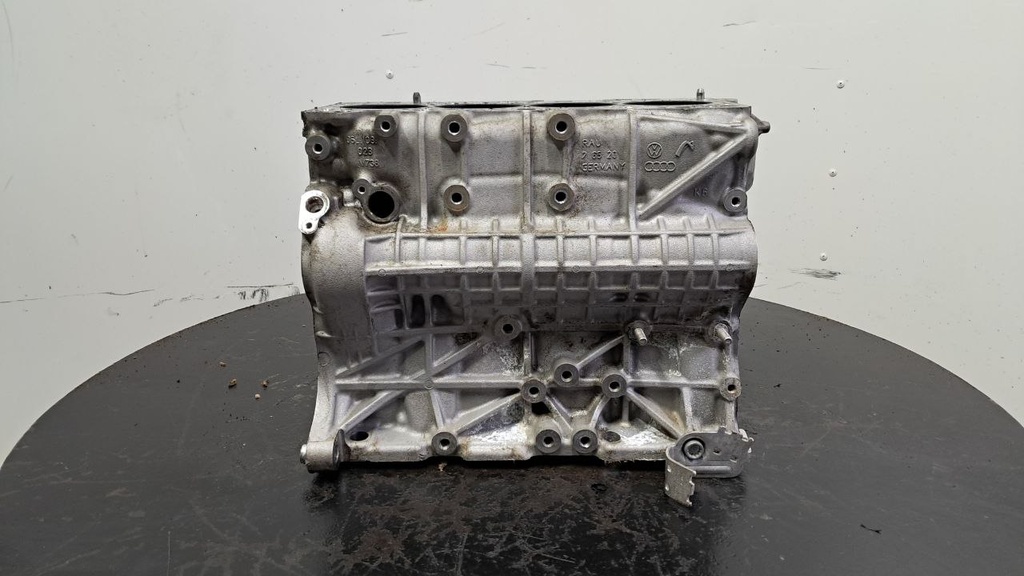 Блок двигателя Audi A4 S4 B9 Q5 2.0 TDI 2021 05L103023