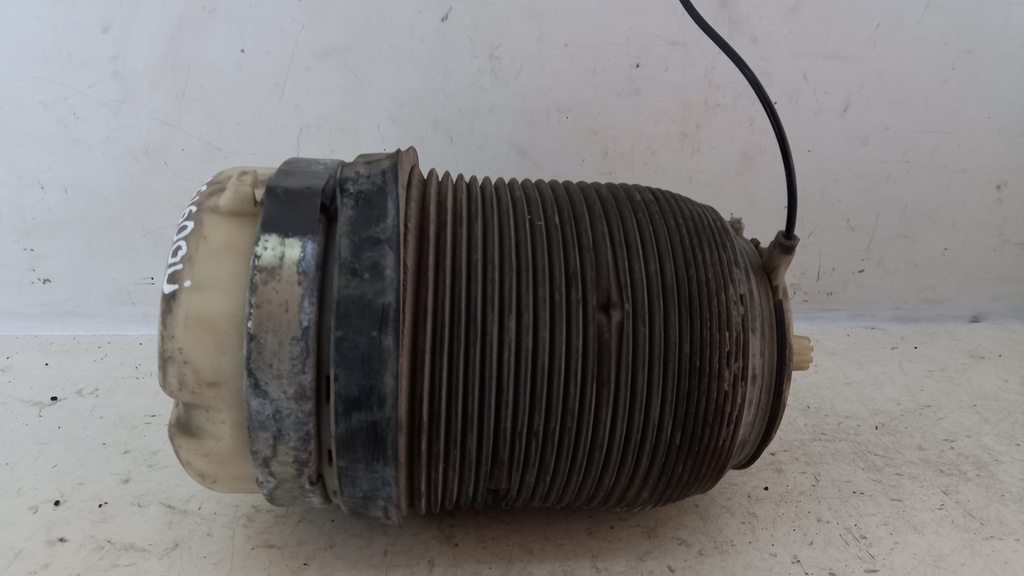 Пневмоподушка задня Audi A6 C6 2005-2011 4F0616001J