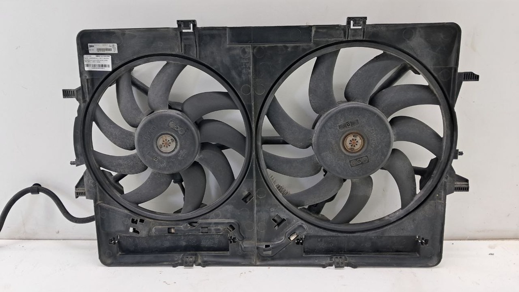 Вентилятор Audi A4 B8 A5 Q5 2.0TDI 2007-2015 8K0121003M