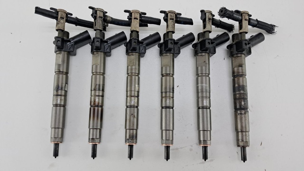 Форсунки BMW 5 GT F07 F10 F11 3.0d 2014 7823461 0445117030