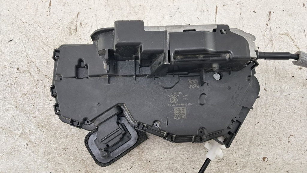 Замок дверей Skoda Octavia 4 2020-2024 5TA839015AA