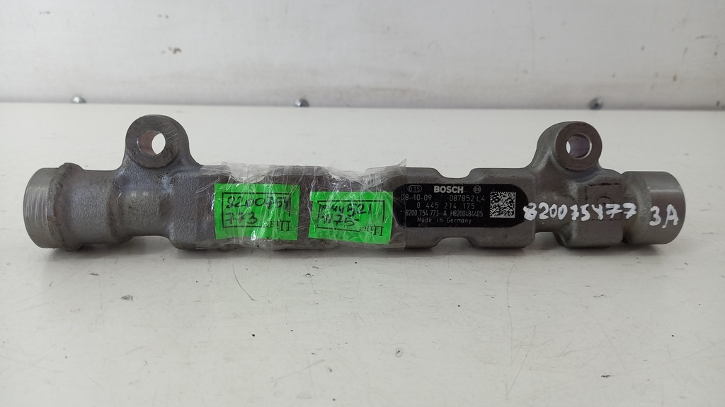 Топливная рампа Opel Vivaro 2.5 dCI 2008 гг 8200754773A