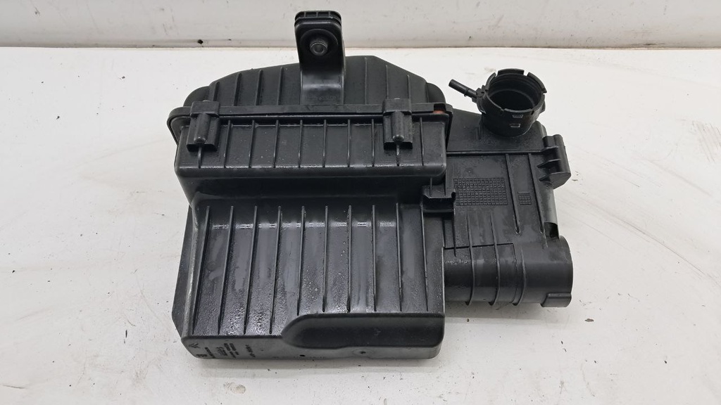 Корпус повітряного фільтра Citroen C3 C4 1.2L 2016 9870851880