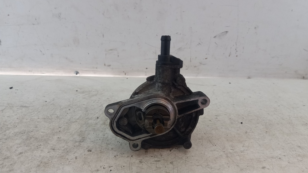 Вакуумный насос Kia Ceed 1.6 CRDI 2012 288102A101