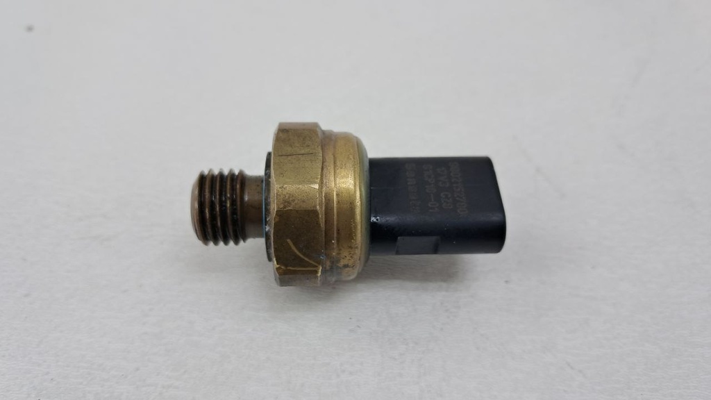 Датчик давления масла Peugeot 308 1.6 THP 2013 9802152780