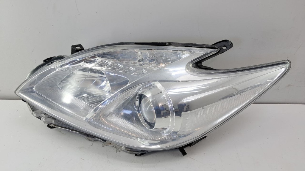 Фара ліва Toyota Prius 2012 8117047510