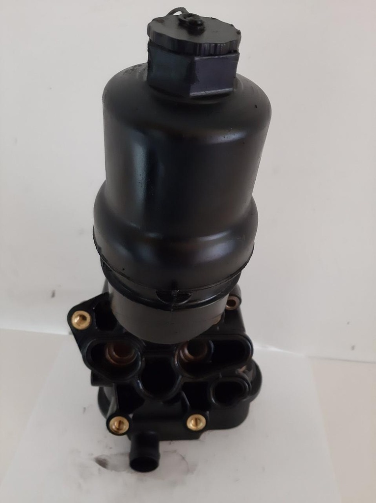 Корпус масляного фильтра Audi A4 B7 A6 A3 2.0 TFSI 2008 06F115397F