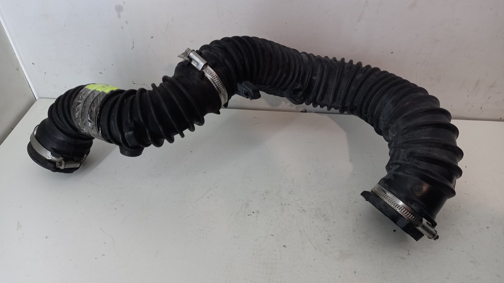 Патрубок интеркулера Renault Trafic 2.0 dCI 2008 гг 8200806067