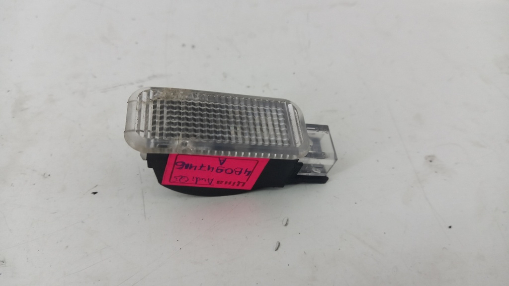 Плафон подсветки Audi A6 C7 2011-2018  4B0947416A