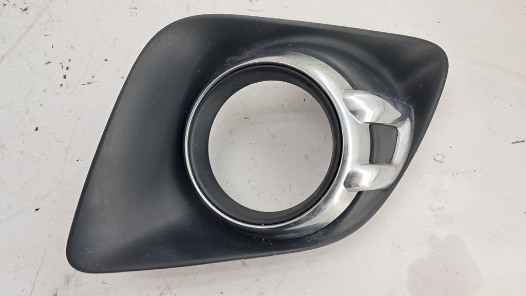 Накладка протитуманної фари Mitsubishi ASX 2012 8321A388