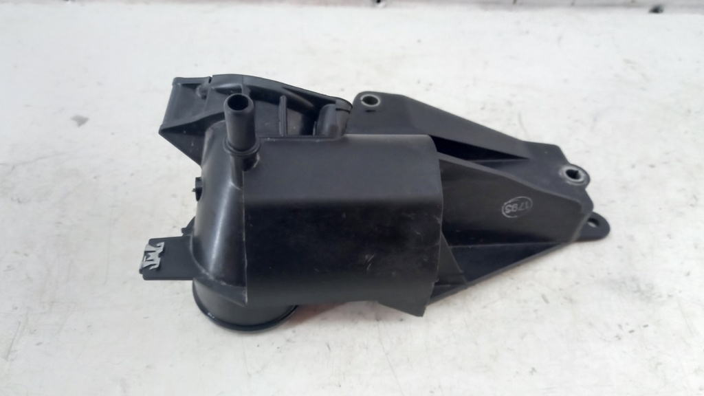 Патрубок повітряного фільтра Ford Focus 1.0 Ecoboost 2012-2016 рр. 1060231S01